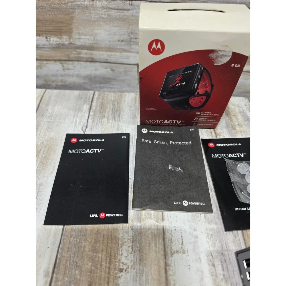 Motorola MOTOACTV 8GB Fitness Tracker Smart Music Player GPS Sport Watch NO BAND
